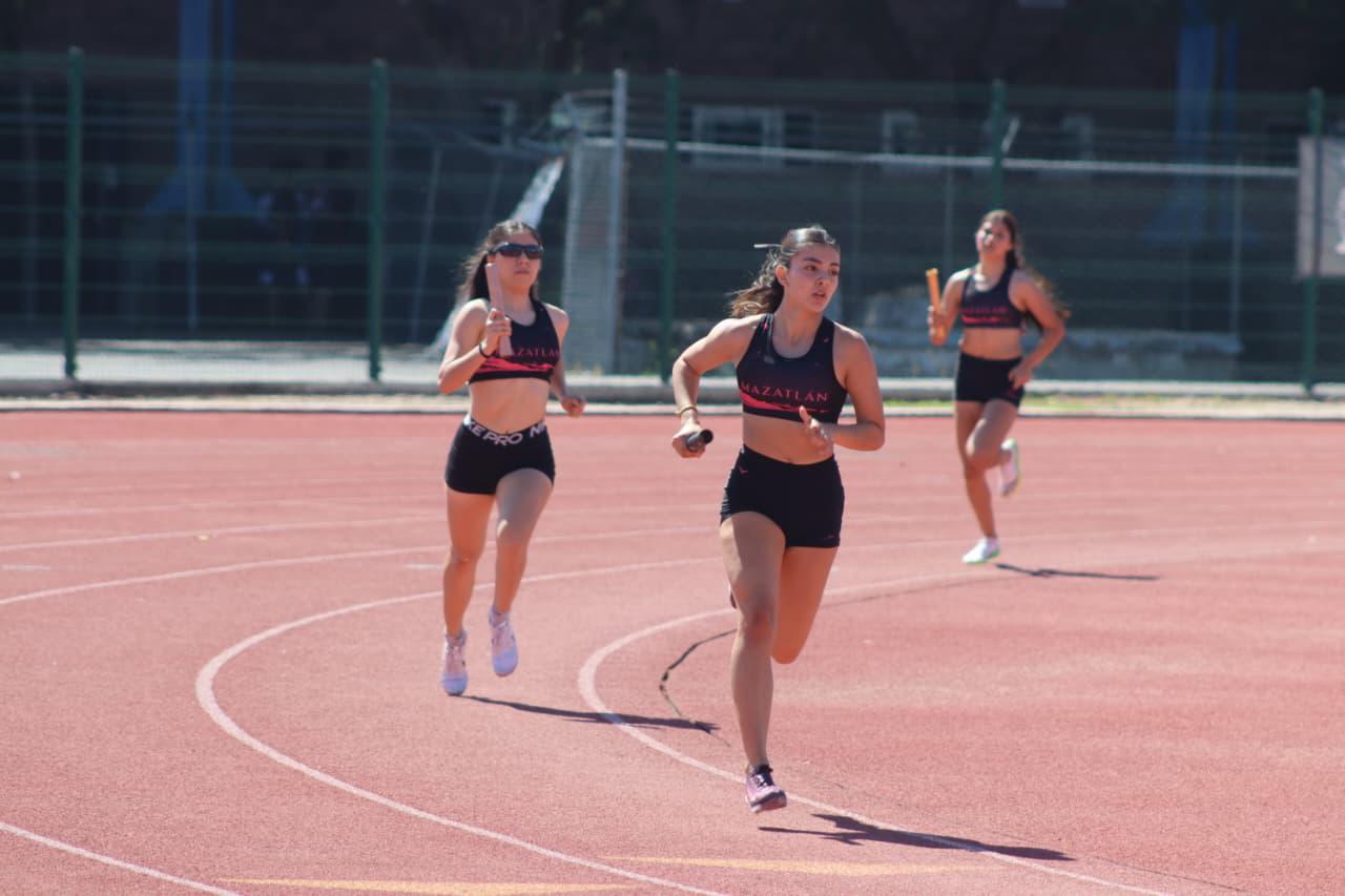$!Mazatlecos brillan en la primera jornada del estatal de atletismo