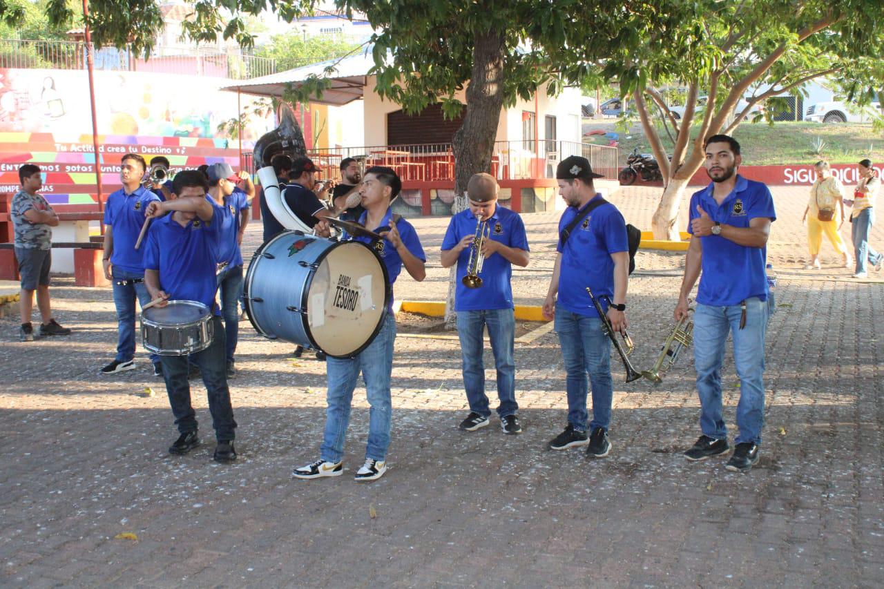 $!El Rosario honra a Nuestra Señora del Carmen con procesión y misa