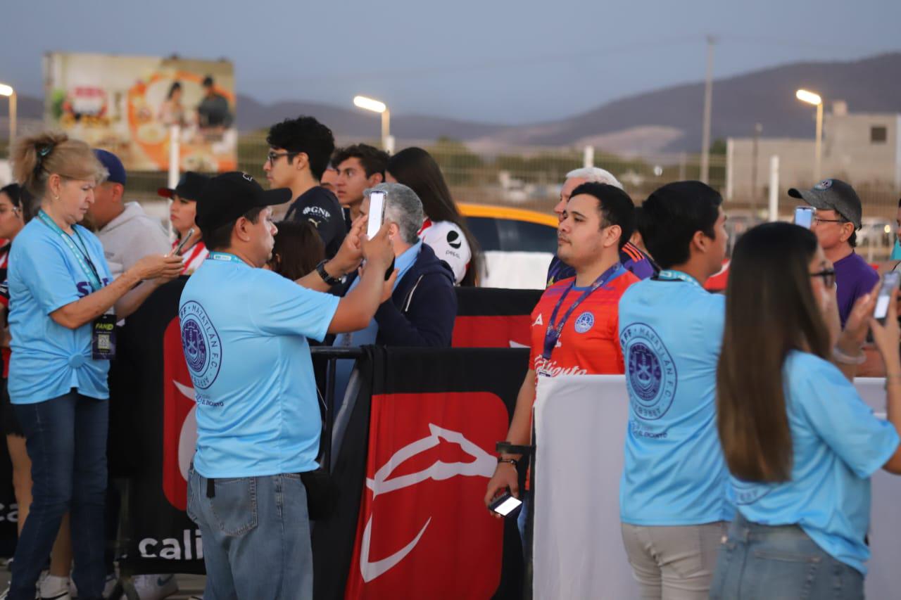 $!Invasión Chiva se presenta en El Encanto para dar guerra a los Cañoneros