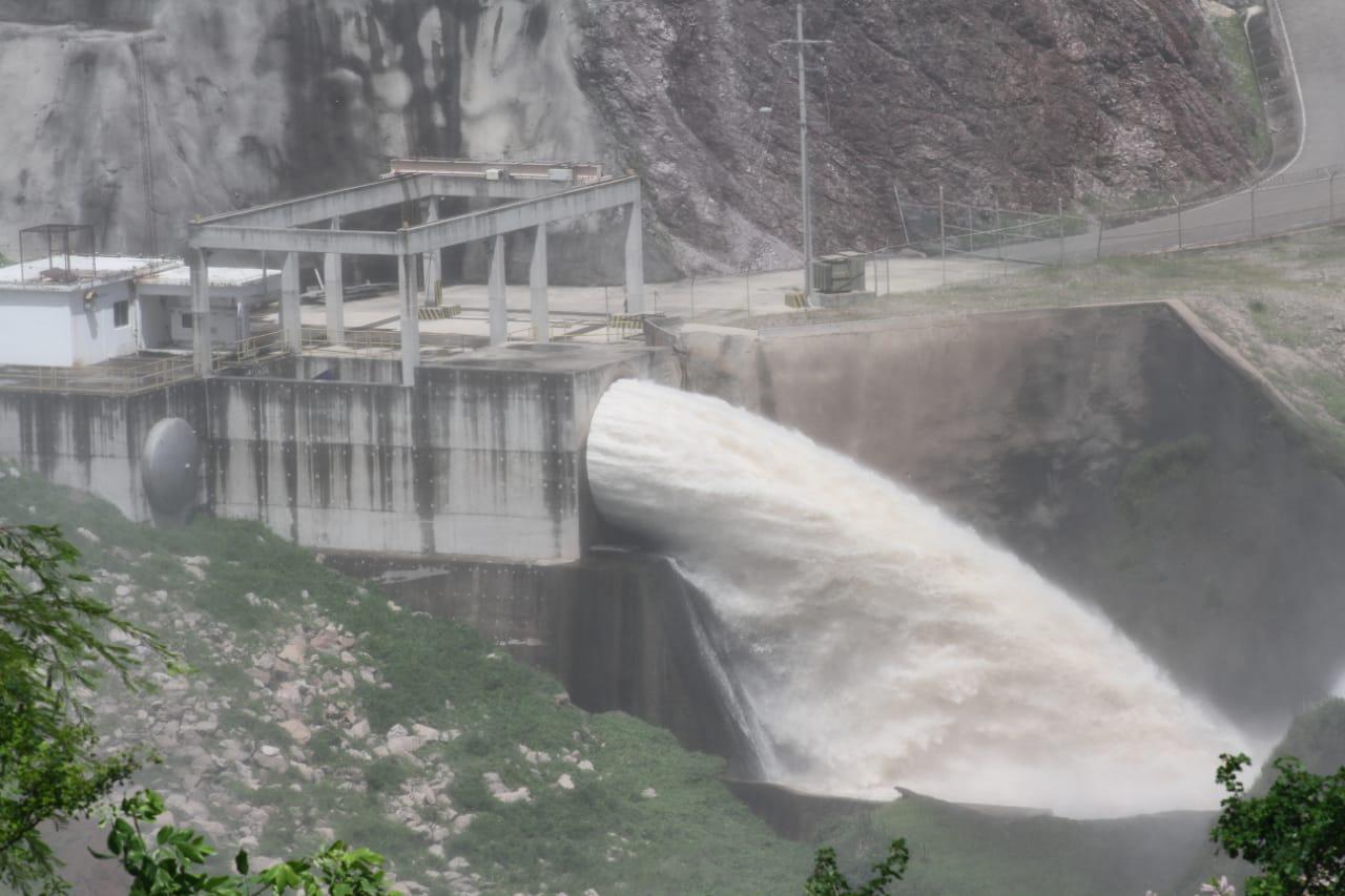$!Vierte Presa Picachos gran cantidad de agua al subir al 106.65 por ciento de su capacidad de almacenamiento