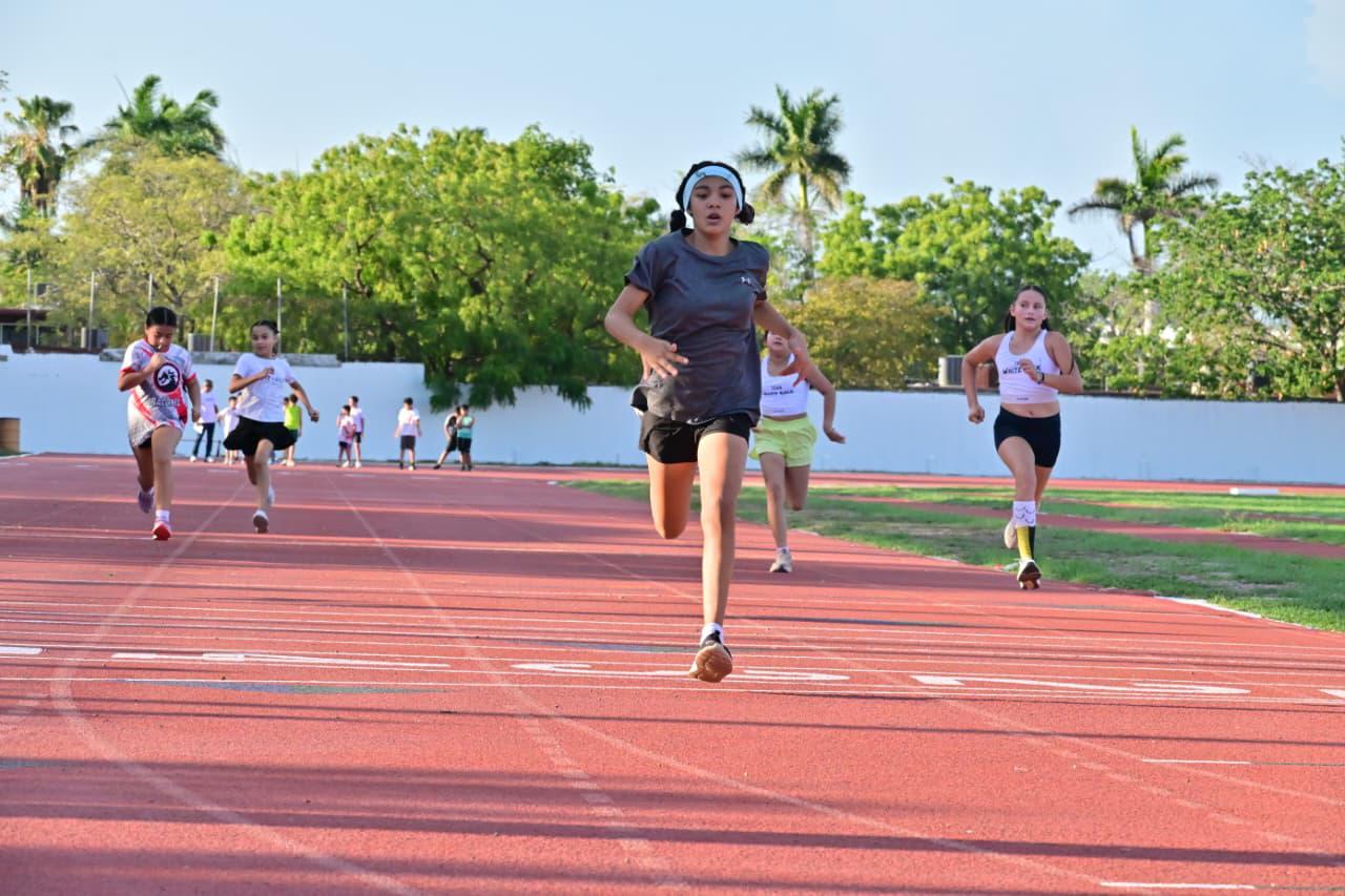 $!Compiten con tesón, en la tercera fecha del Serial de Atletismo Imdem
