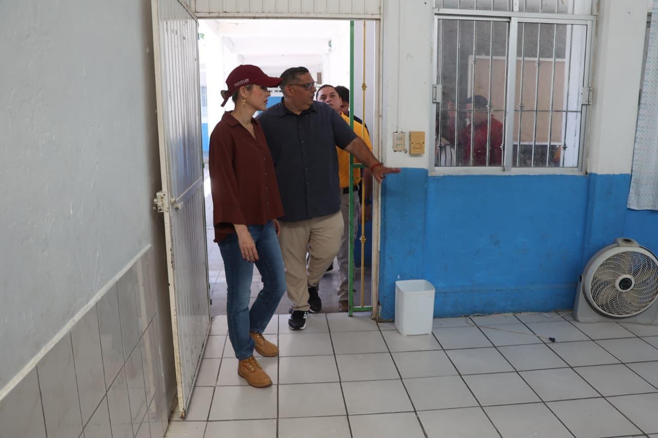$!Verifican refugios temporales y apoyos para familias que sean afectadas por huracán en Mazatlán