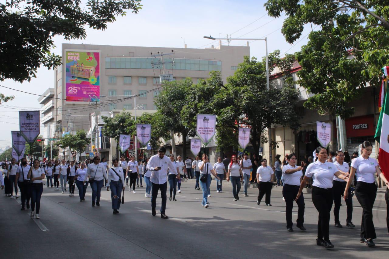 $!Celebran en Culiacán 29 años del Desfile de Banderas Históricas en Culiacán