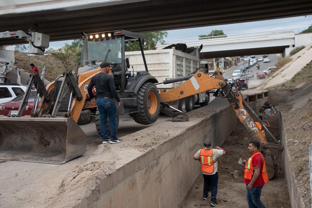 $!Transforma Ayuntamiento de Culiacán puente de la Álvaro Obregón con limpieza, iluminación y mejoras urbanas