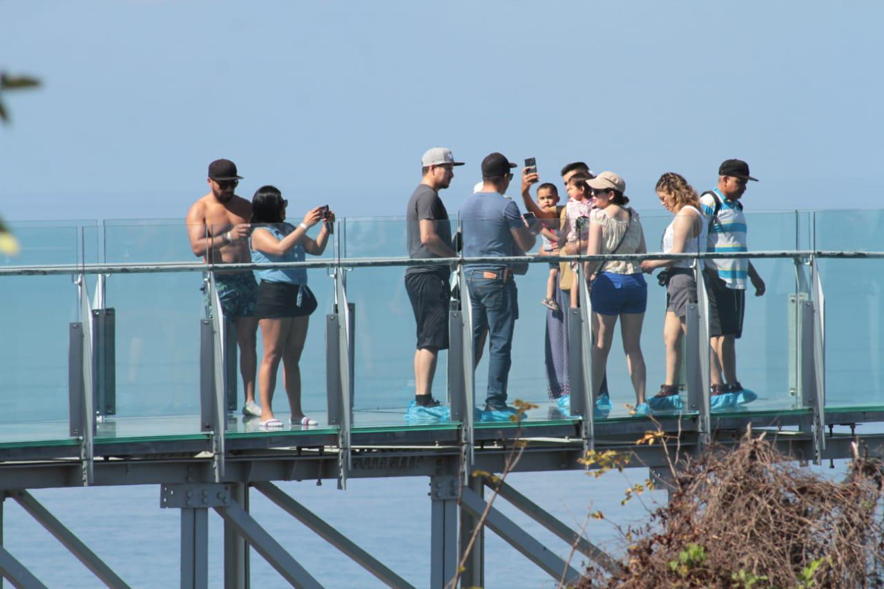 $!¿Quieres subir el faro de Mazatlán? Por el calor, llaman a ir bien hidratados y desayunados