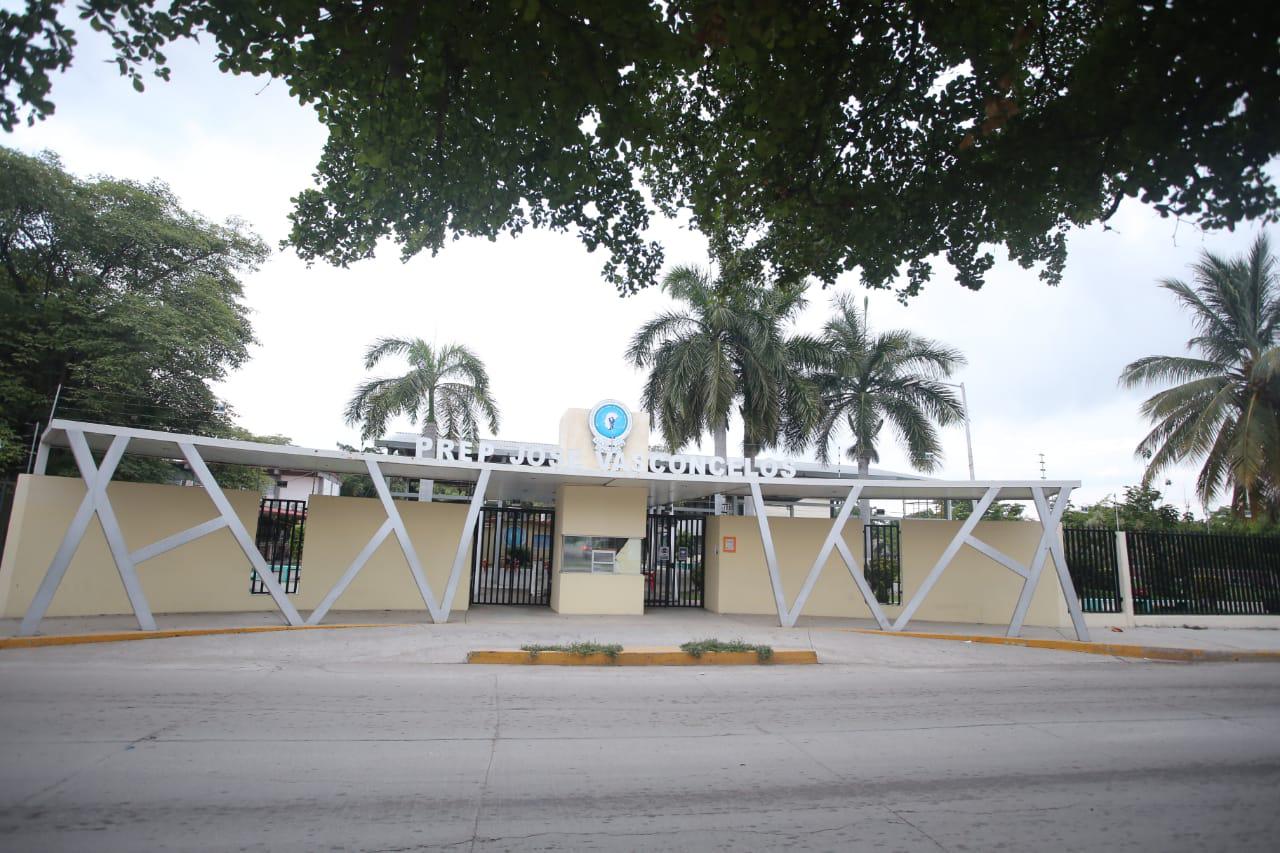 $!En el primer día de clases presenciales, mayoría de escuelas en Mazatlán siguen cerradas