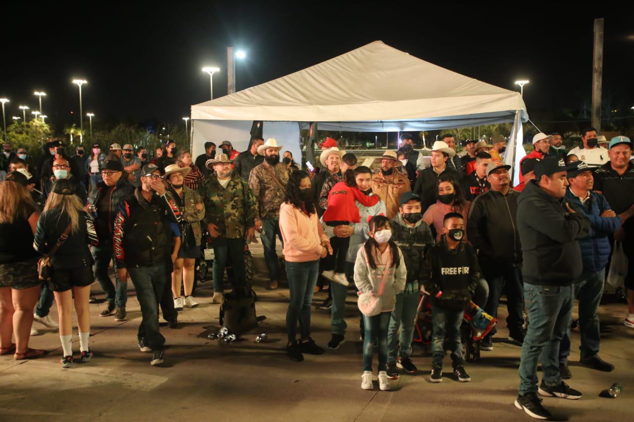 $!Entre el rugir de los vehículos se inaugura la tercera edición de la Semana de la Troca