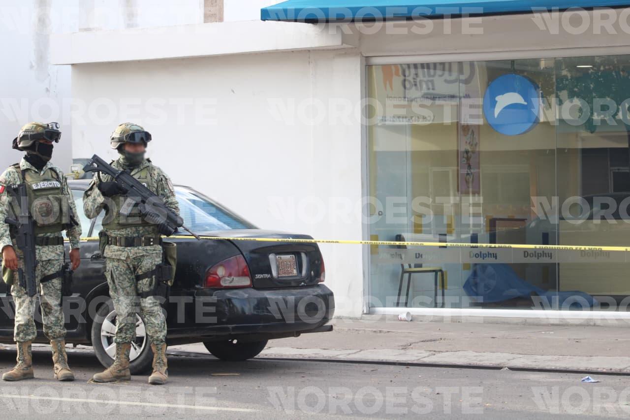 $!Asesinan a balazos a una mujer dentro de heladería sobre el bulevar Emiliano Zapata, en Culiacán