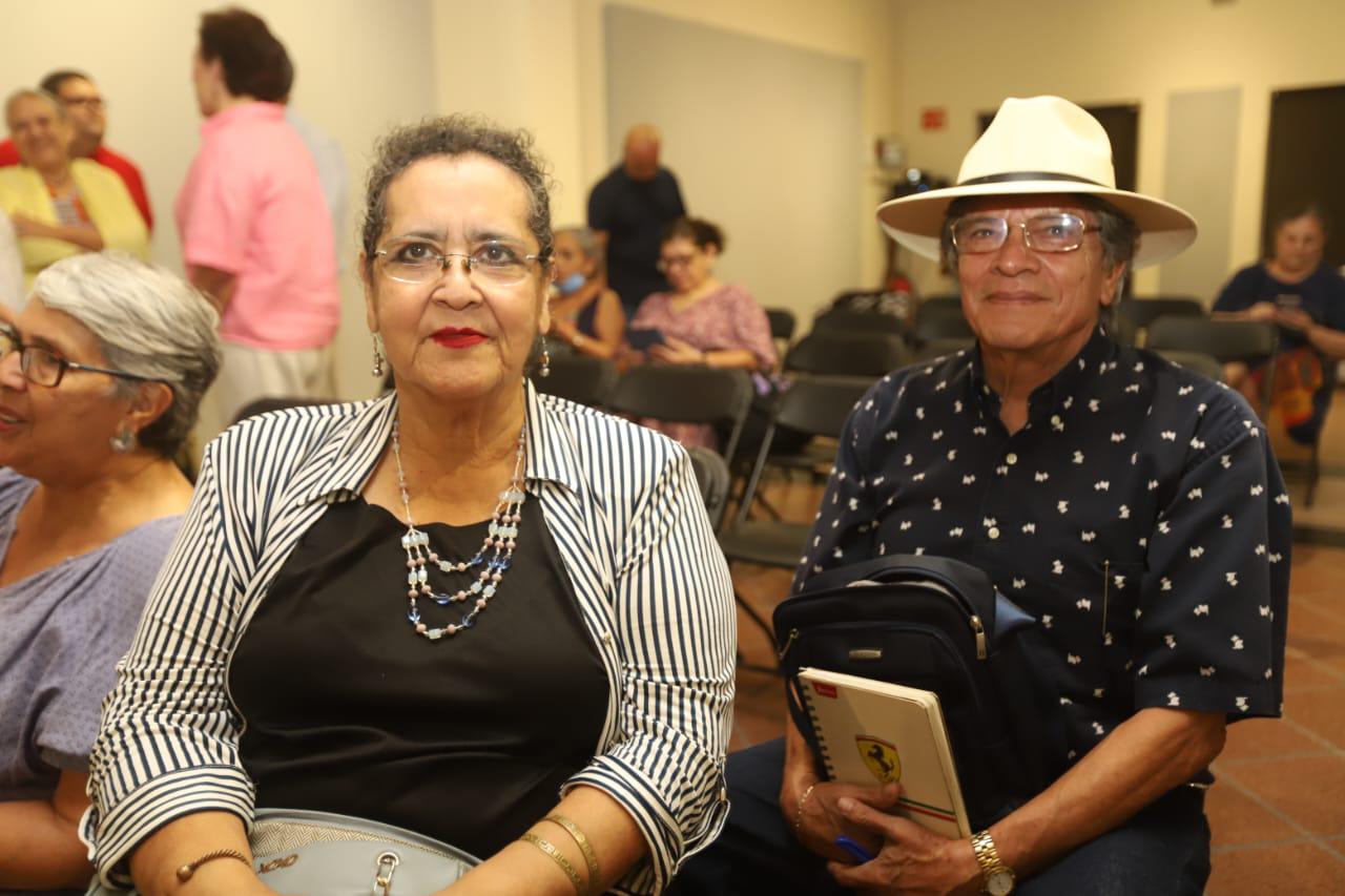 $!María Muñiz y Abel Cortés.