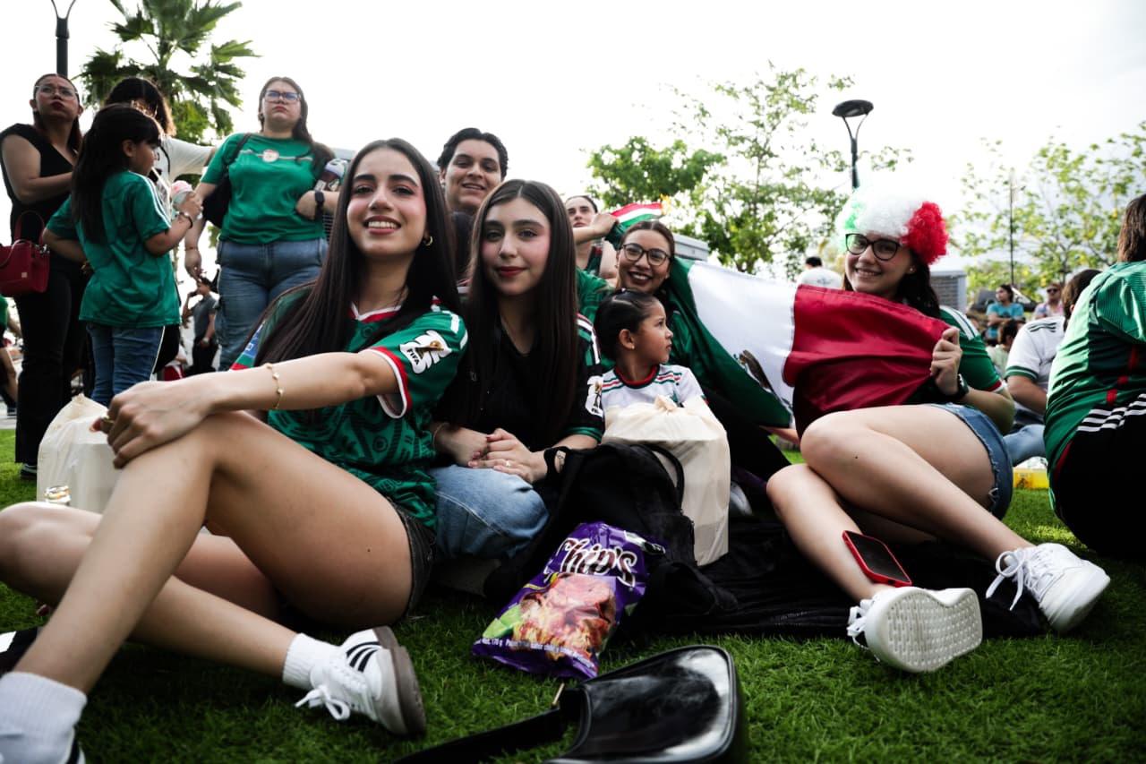 $!Pasión futbolista se reúnen en Punta Azul, en Culiacán, por México frente a Ecuador