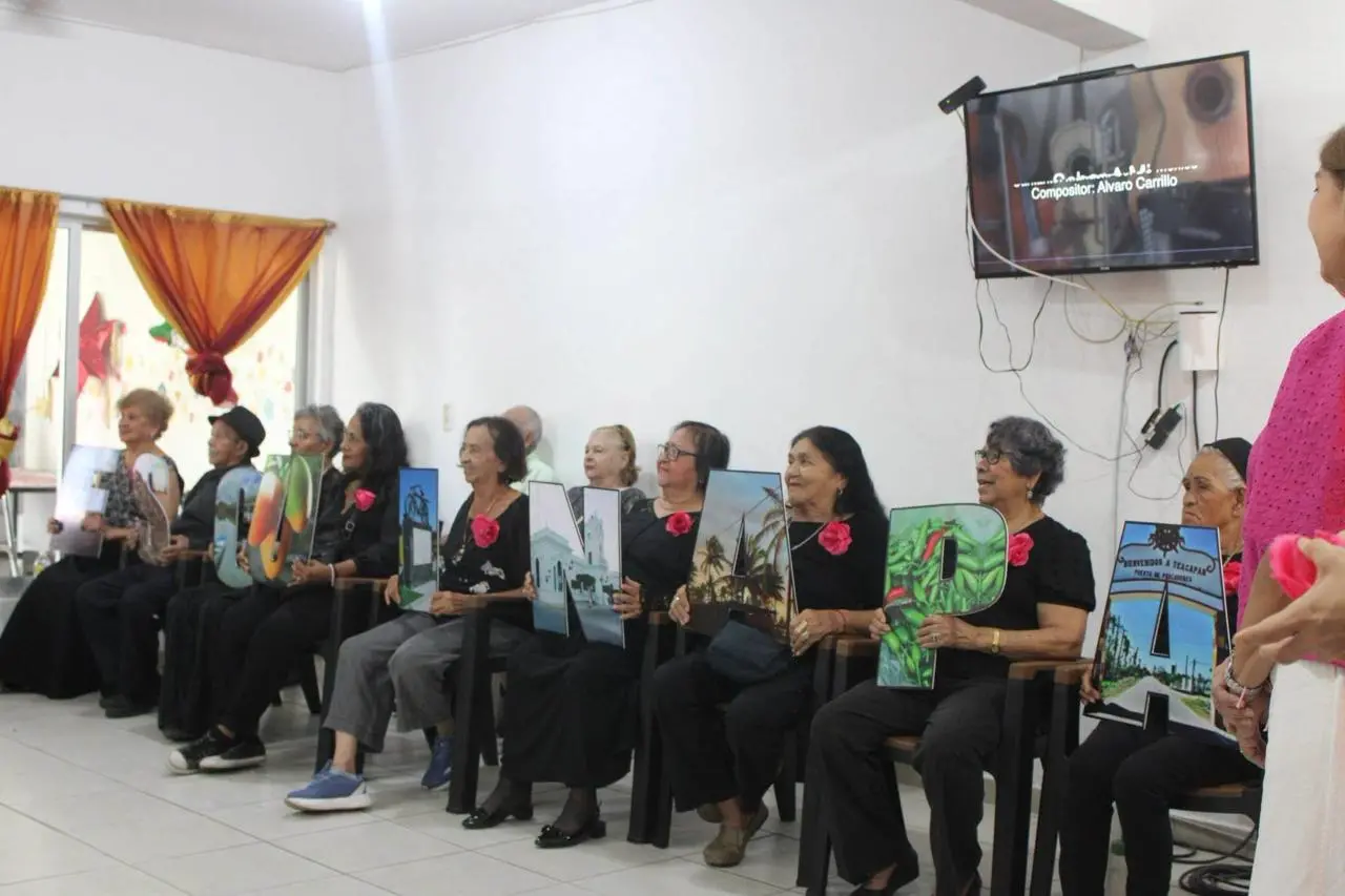 $!Celebran adultos mayores aniversario de Casa de Día, en Escuinapa