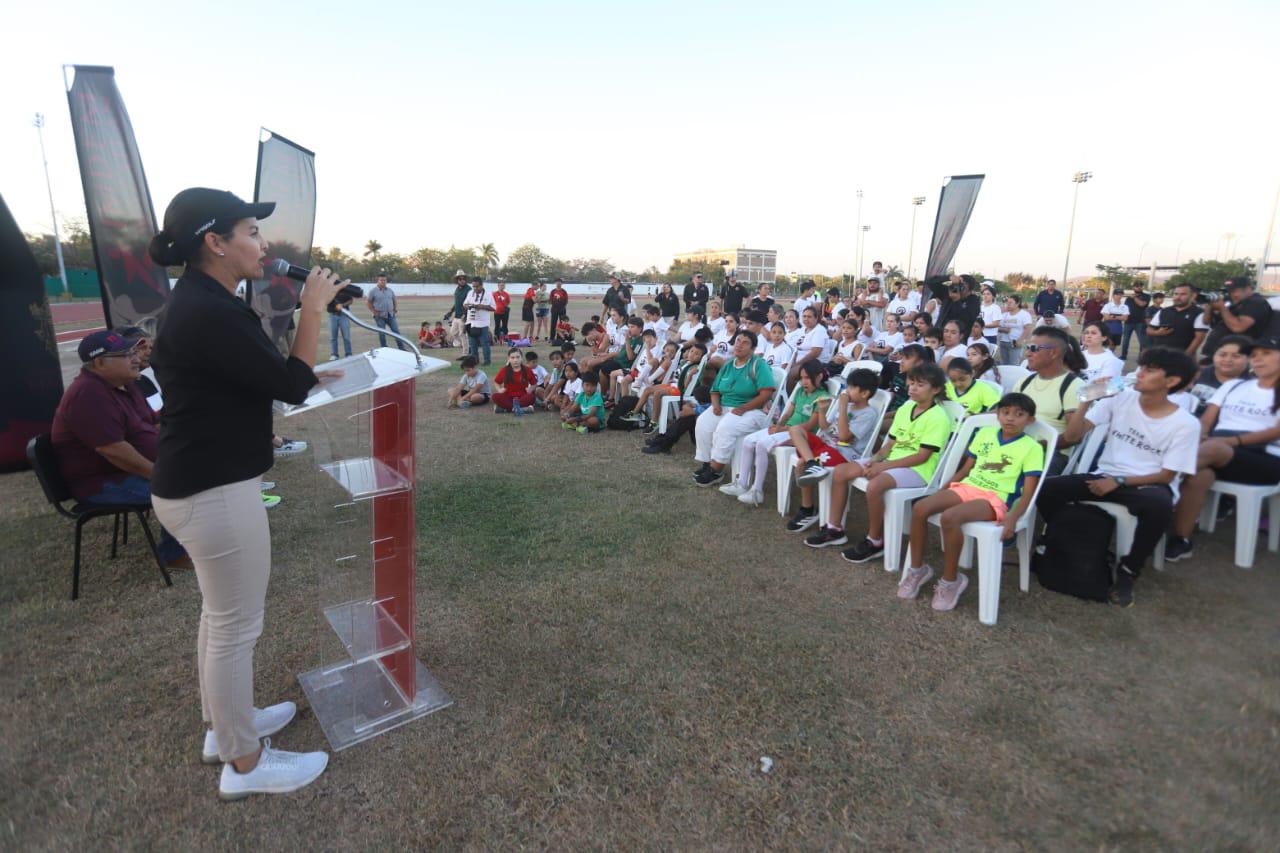 $!Dan banderazo de inicio de obra de techumbre, en Unidad Juárez de Mazatlán
