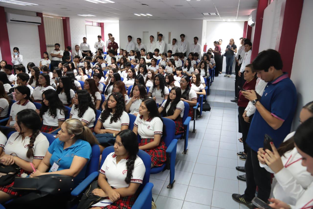 $!Apuesta CBTis 51 de Mazatlán por formación en industria de congresos y convenciones