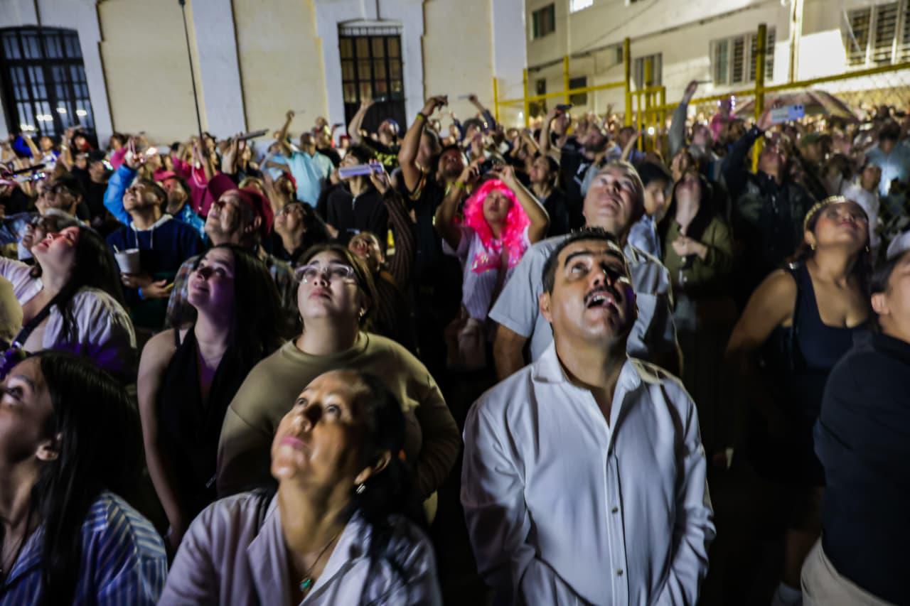 $!Disfrutan miles del Combate Naval del Carnaval a ritmo de música de banda