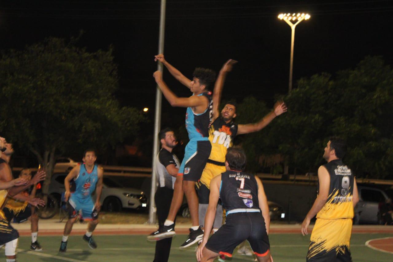 $!Miguel e Irving Martínez, mazatlecos de altura en el mejor baloncesto de México