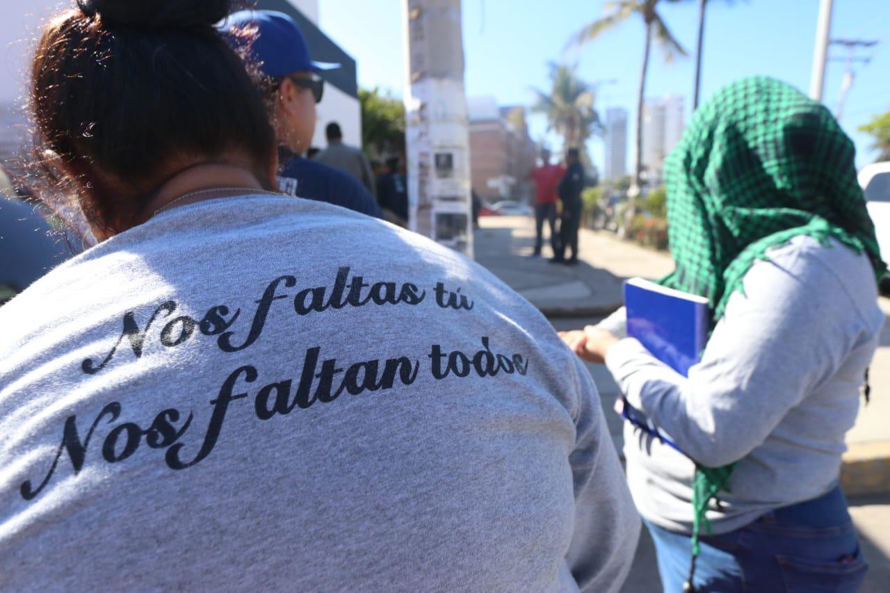 $!Madres salen al campo en Mazatlán a buscar a sus hijos desaparecidos