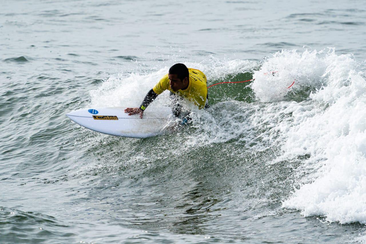 $!Sinaloense Martín ‘Shutama’ Díaz clasifica a la final del Mundial ISA de Para Surfing