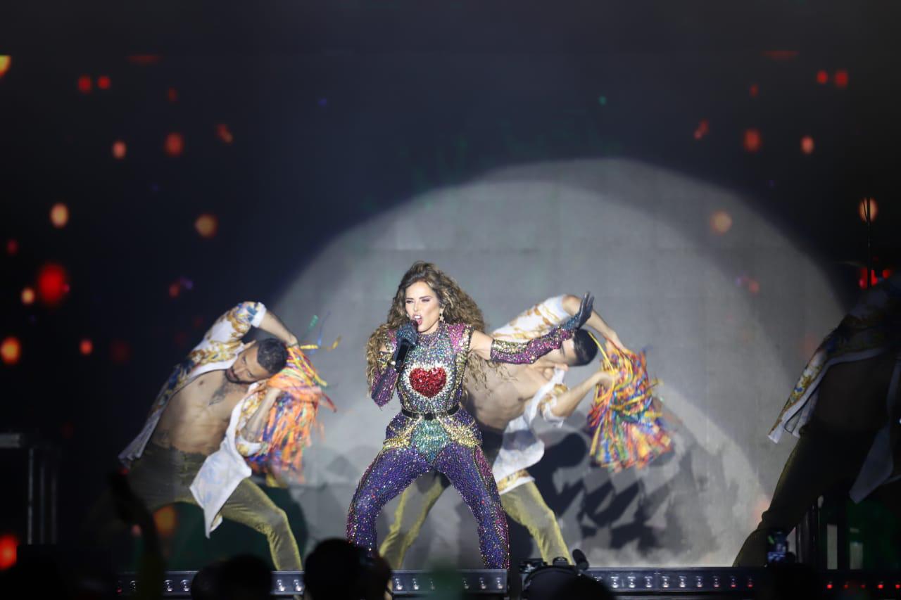 $!Brinda Gloria Trevi un concierto en honor a Scarleth I, Reina Infantil del Carnaval de Mazatlán