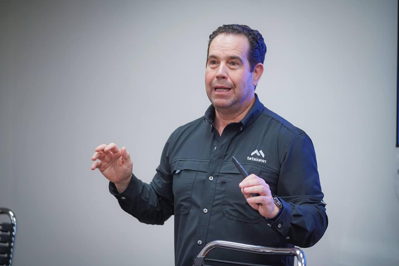 $!Recorre Secretario de Economía planta de Tetakawi, en Guaymas
