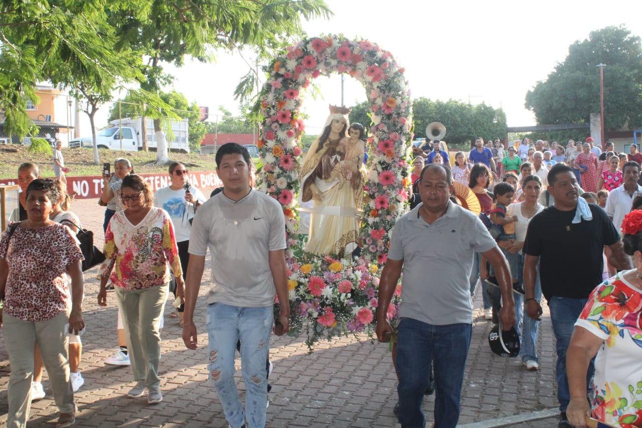 $!El Rosario honra a Nuestra Señora del Carmen con procesión y misa