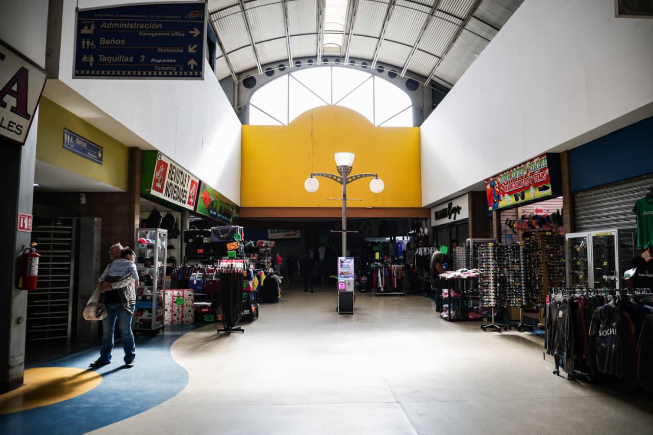 $!Incertidumbre en la Central de Autobuses de Culiacán: líneas suspenden salidas por violencia