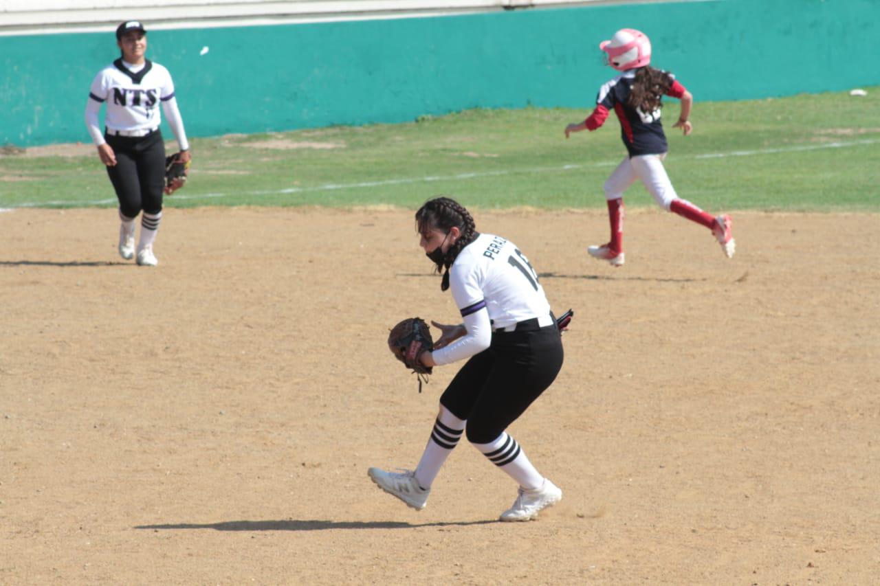 $!Mazatlán se corona en la Sub 8 del Estatal de Softbol Femenil