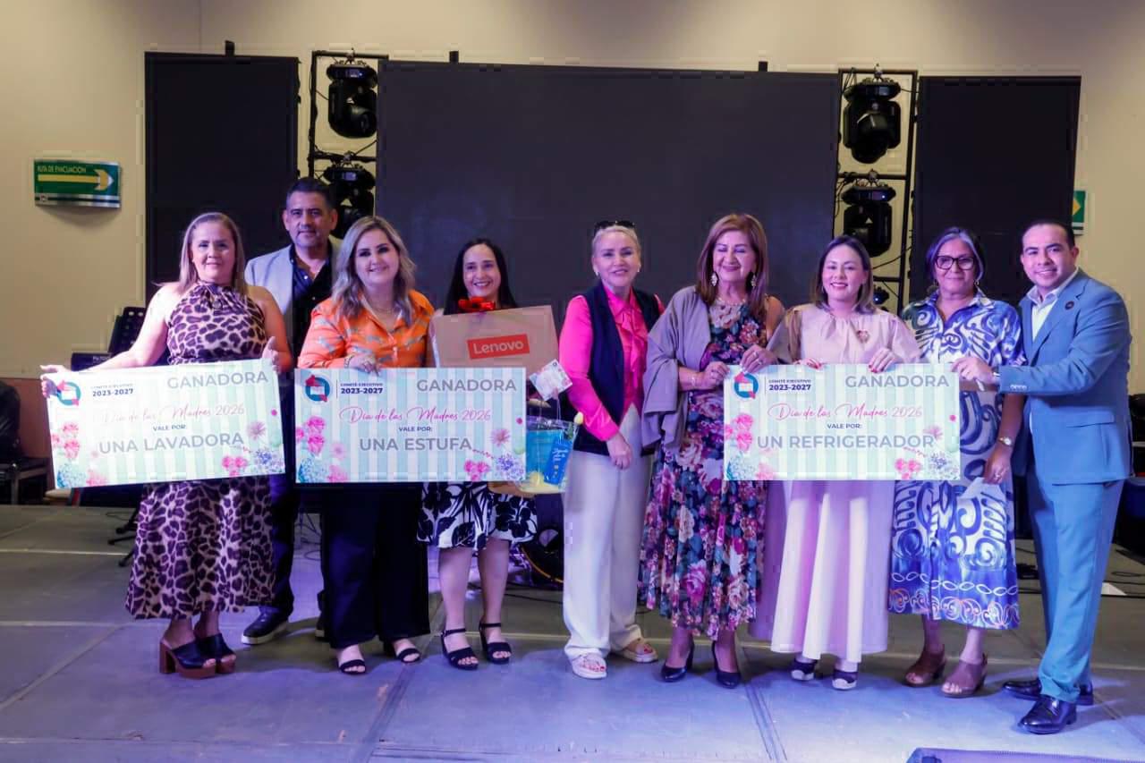 $!Adelanta Gobernadora regalo a las mamás del STASE: les da el lunes de descanso y más obsequios