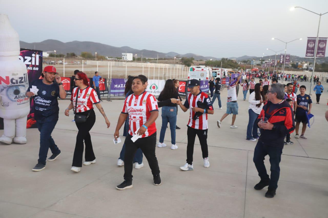 $!Invasión Chiva se presenta en El Encanto para dar guerra a los Cañoneros