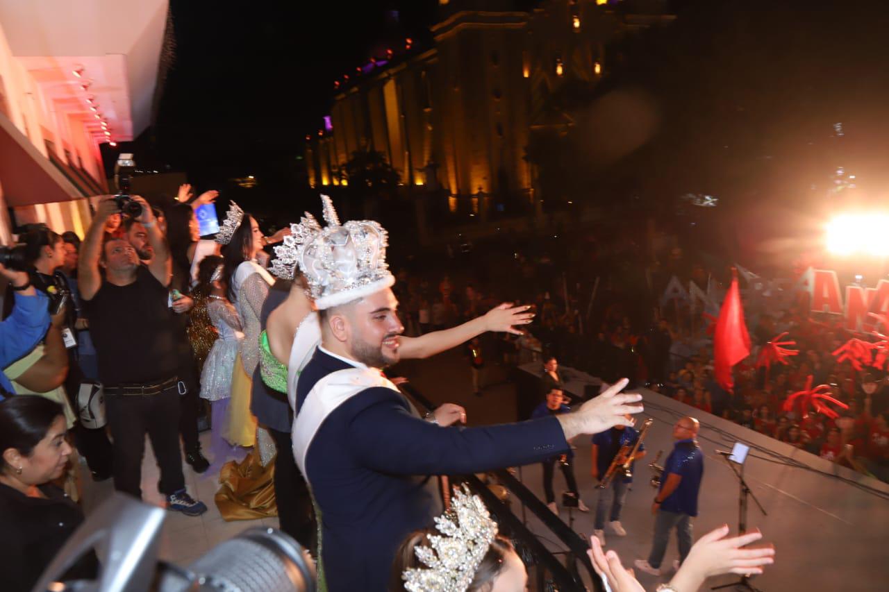 $!‘Arriba la Tambora’ llenó de fiesta y tradición las calles de Mazatlán