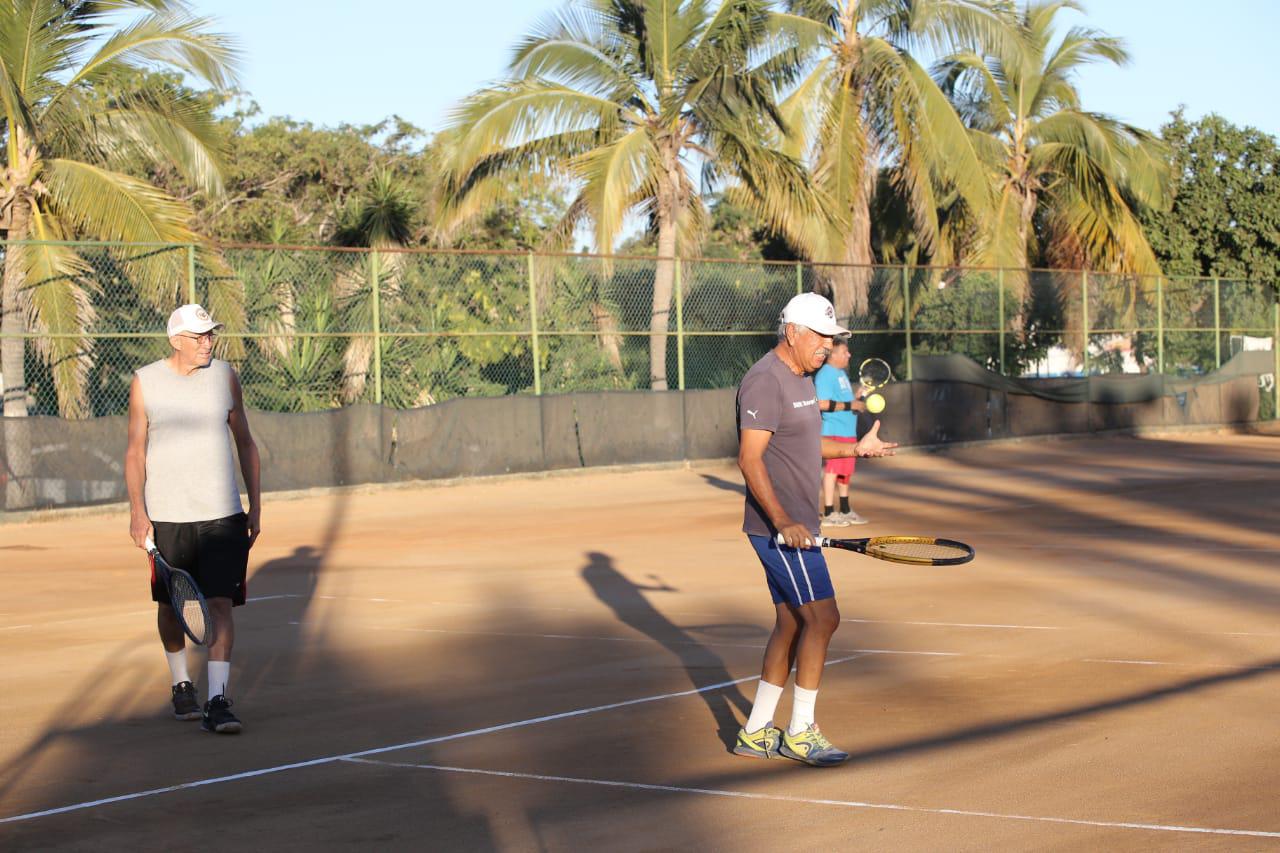 $!Chicuate y Sánchez arrancan con el pie derecho en Torneo de Tenis del Pavo del Club Muralla