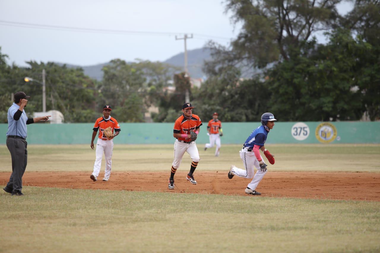 $!Toros de Acuña frena a Dodgers El Tiro en el Mazatlán Baseball Tournament 2021