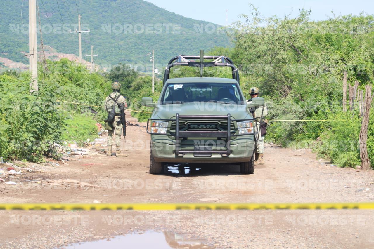 $!Hallan cuerpo envuelto en cobijas en salida a Tepuche, en Culiacán