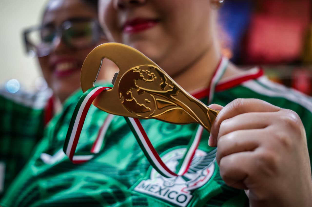 $!La fe de la afición en el Tri se desborda en los bares locales de Culiacán