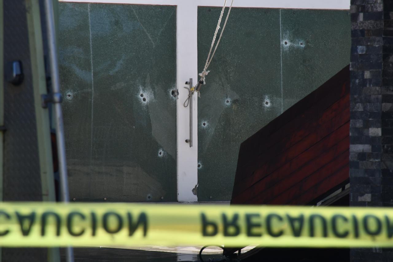 $!Vandalizan e intentan incendiar un salón de eventos en la 21 de marzo, en Culiacán