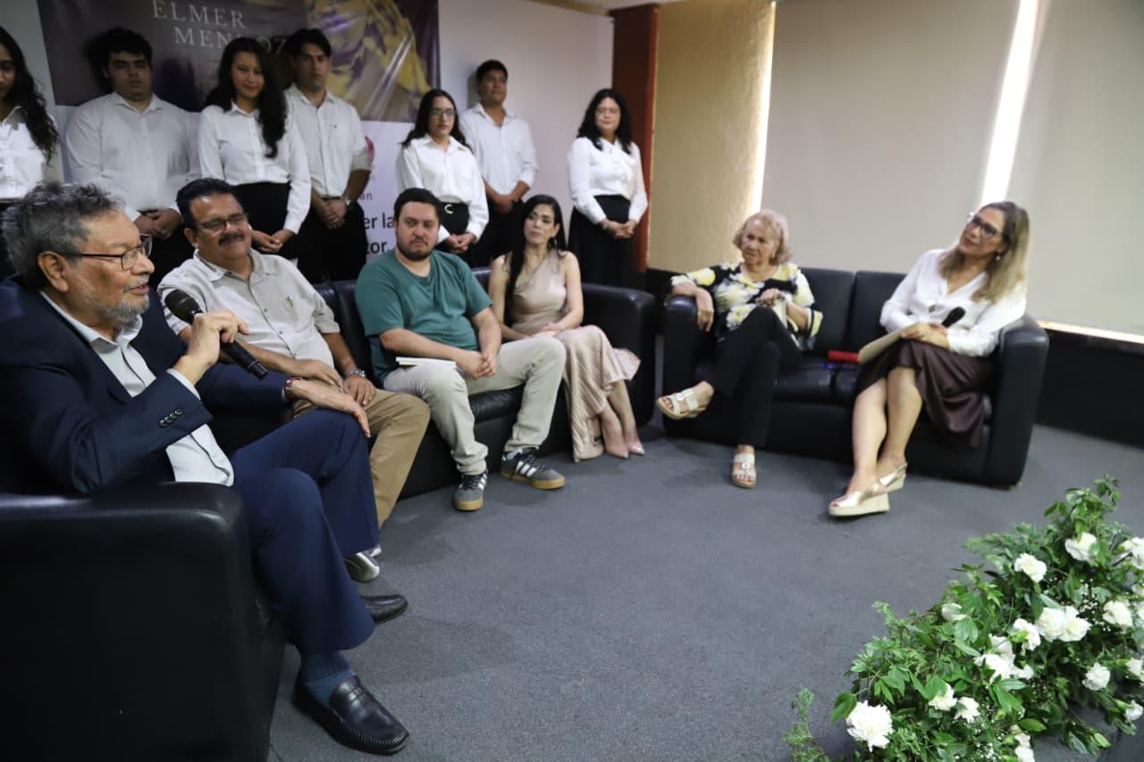 $!El autor estuvo acompañado por Juan José Rodríguez, Julio Zataráin y Melly Peraza.