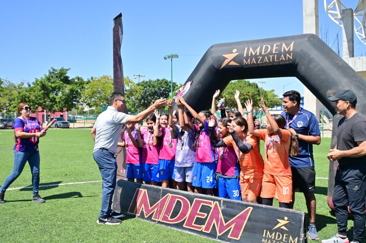 $!Rayadas Mazatlán campeonas de la Liga Imdem Infantil Femenil