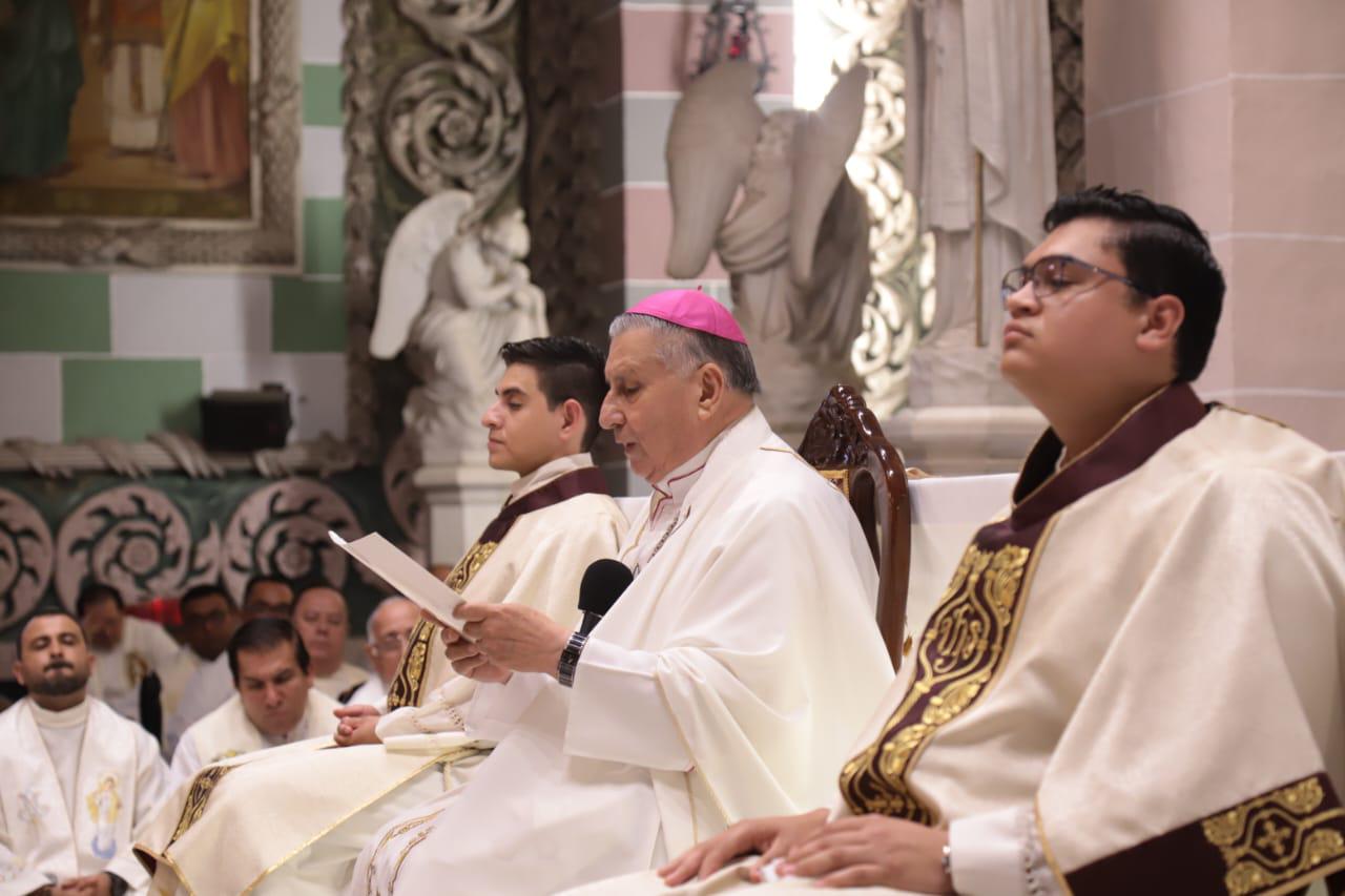 $!Celebran en Mazatlán con misa y procesión el Corpus Christi agradeciendo la institución de la eucaristía