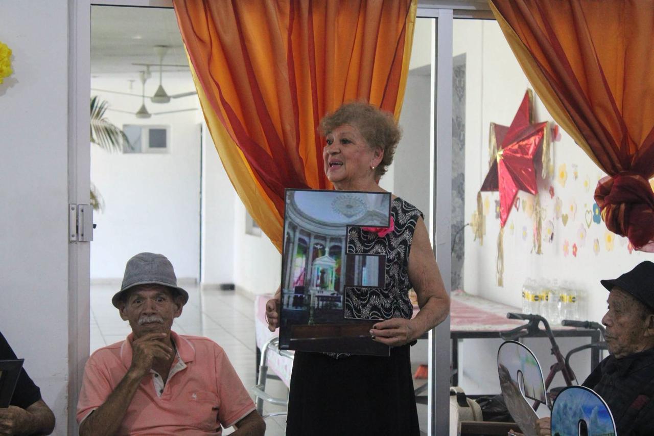 $!Celebran adultos mayores aniversario de Casa de Día, en Escuinapa