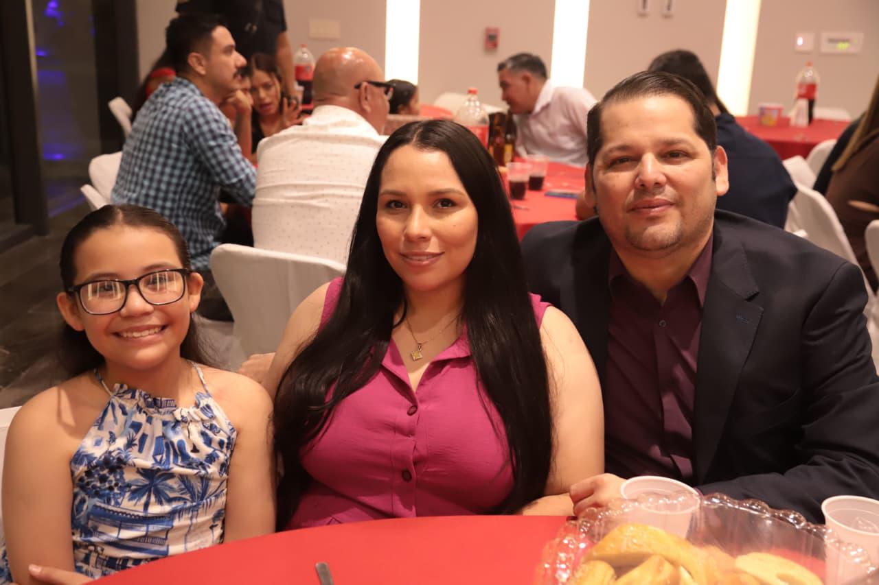 $!Vanessa Ortega, Vanessa Trujillo y Humberto Muñoz.