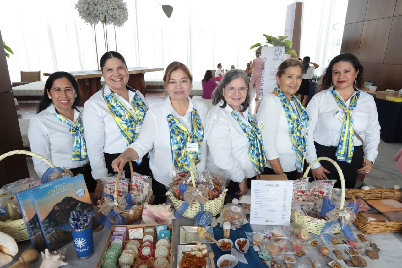 $!Mariana Gamboa, Thania Valdés, Eustolia Zamora, Rosy Ayala, Altagracia Rojas y Lucero Lara.