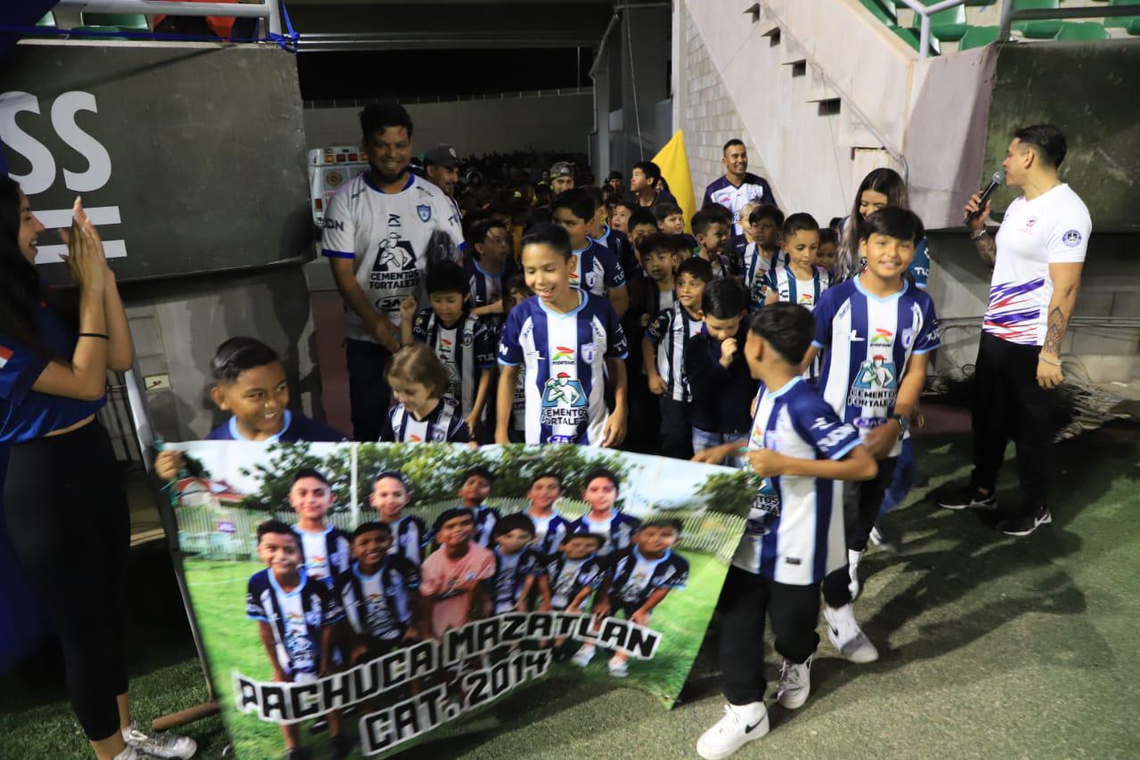 $!Copa Mazatlán tiene su fiesta inaugural en El Encanto