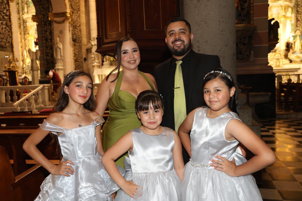 $!Mónica Chávez, Martín Gómez Llanos, Jade Sánchez, Regina Gómez Llanos y Karla Pacheco.