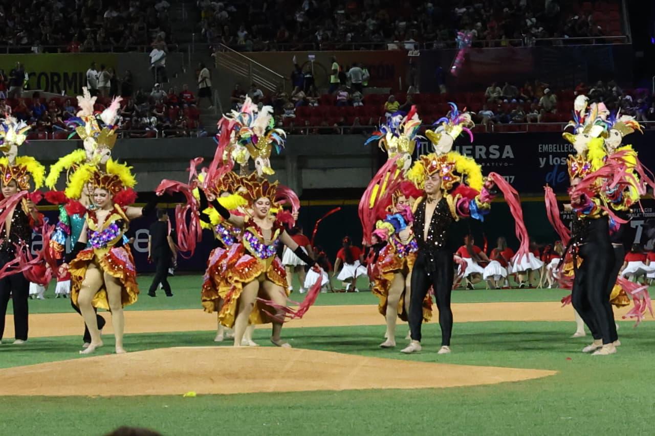 $!Mazatlán inaugura la temporada 2026-2027 de la LMP con una fiesta carnavalera en el Teodoro Mariscal