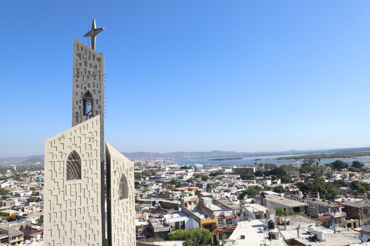 $!Emerge desde la Montuosa un Arcángel a 25 metros de altura