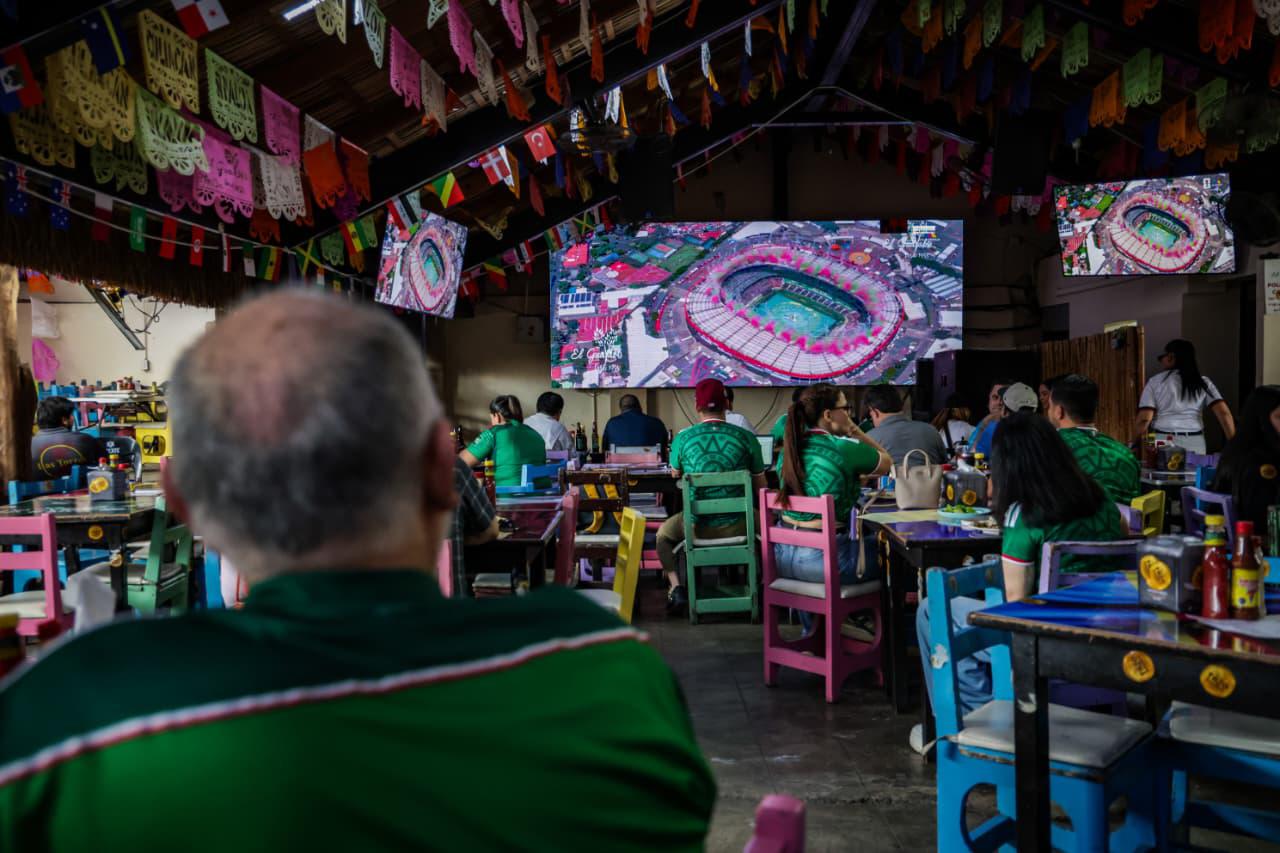 $!La fe de la afición en el Tri se desborda en los bares locales de Culiacán