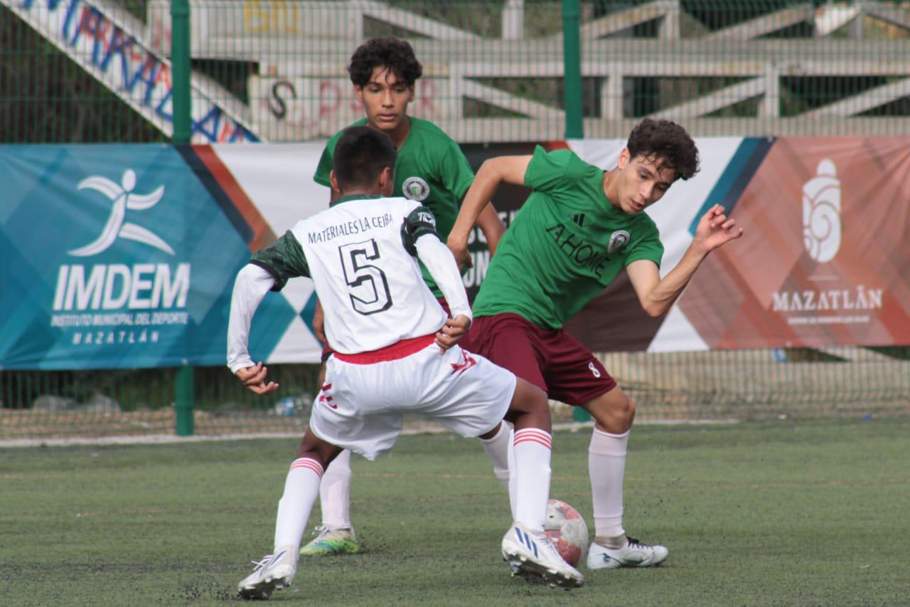 $!Culiacán y Guasave se llevan a casa títulos del Estatal de Futbol Juvenil; Mazatlán se queda con las manos vacías