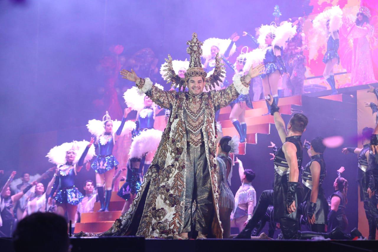 $!Coronan a Víctor II como Rey del Carnaval de Mazatlán 2023