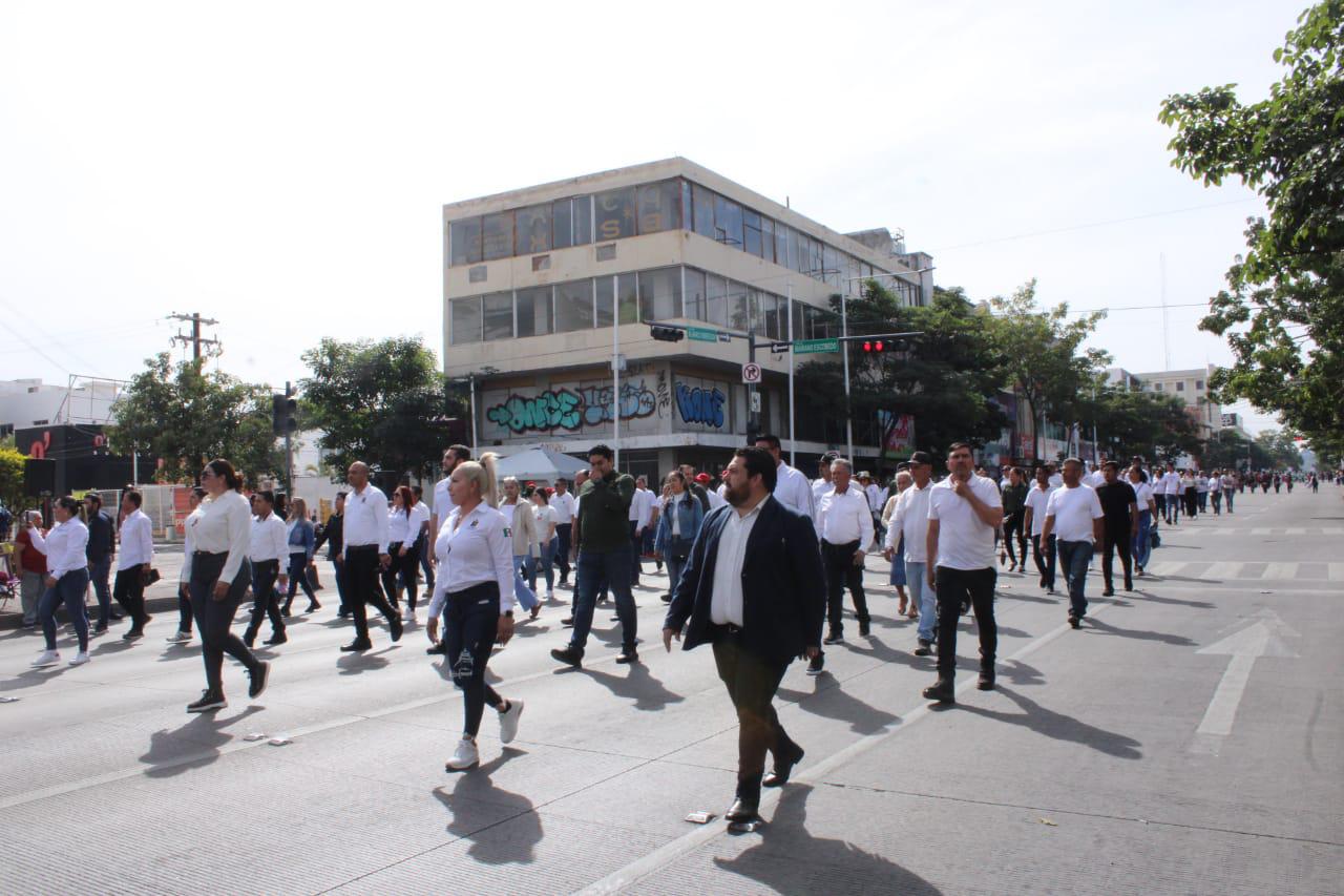 $!Celebran en Culiacán 29 años del Desfile de Banderas Históricas en Culiacán