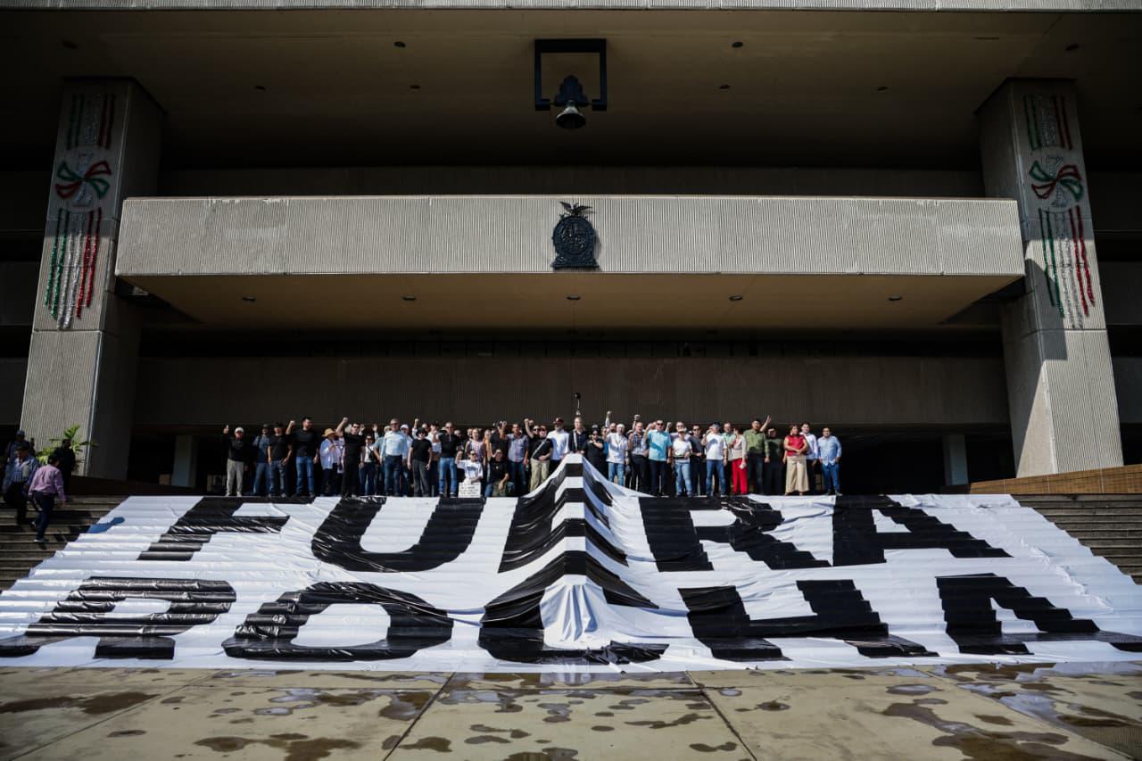 $!Protestan en Palacio de Gobierno de Sinaloa contra continuidad del rochismo
