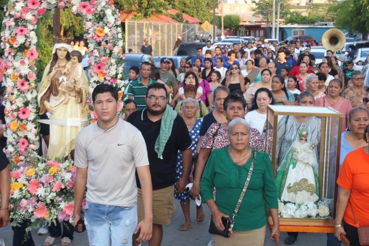 $!El Rosario honra a Nuestra Señora del Carmen con procesión y misa